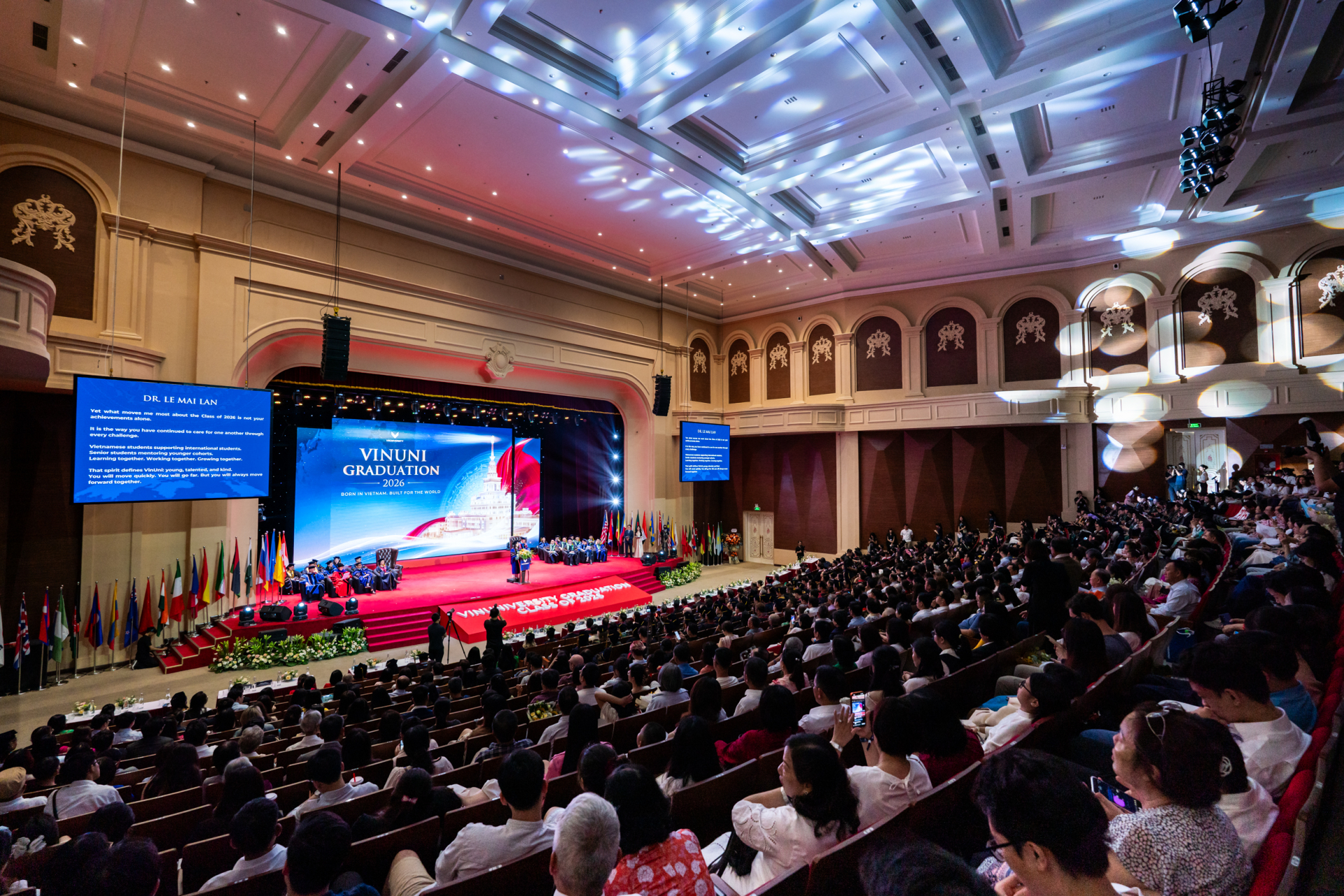 Sáng 26/7, Lễ tốt nghiệp Tân khoa VinUni 2026 đã diễn ra với chủ đề 