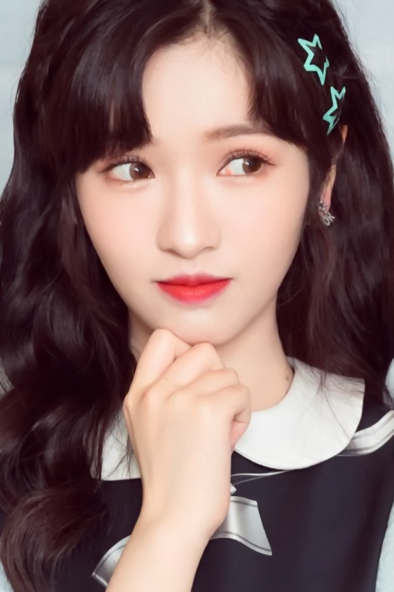 Clip cặp tiên đồng ngọc nữ showbiz gen Z hôn nhau giữa sân bay dù từng một mực phủ nhận đang yêu