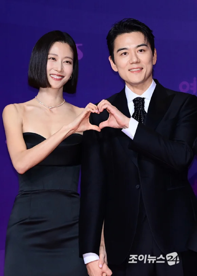 Cuộc hôn nhân của Lee Hyun Ji - Hong Sung Gi cũng nhận được sự quan tâm lớn từ công chúng. Ảnh: Naver