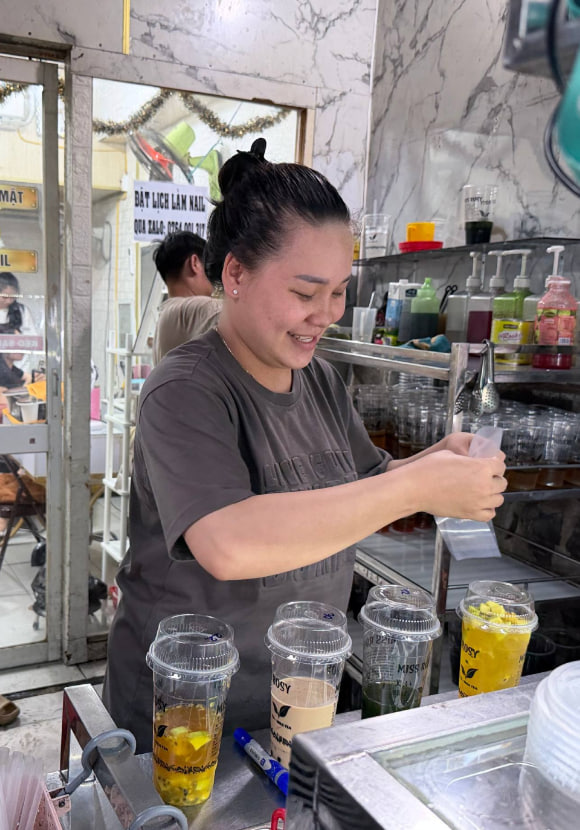 Sau ồn ào chê ly trà sữa 12.000 đồng, chủ Miss Rosy bộc bạch: 