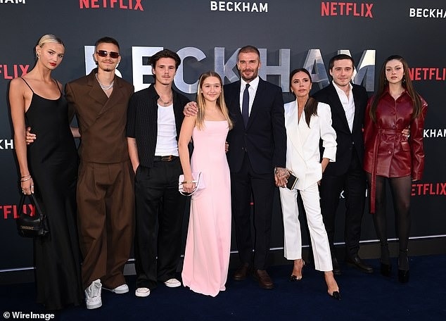 Gia đình Beckham tan đàn xẻ nghé. Ảnh: Wire Images.