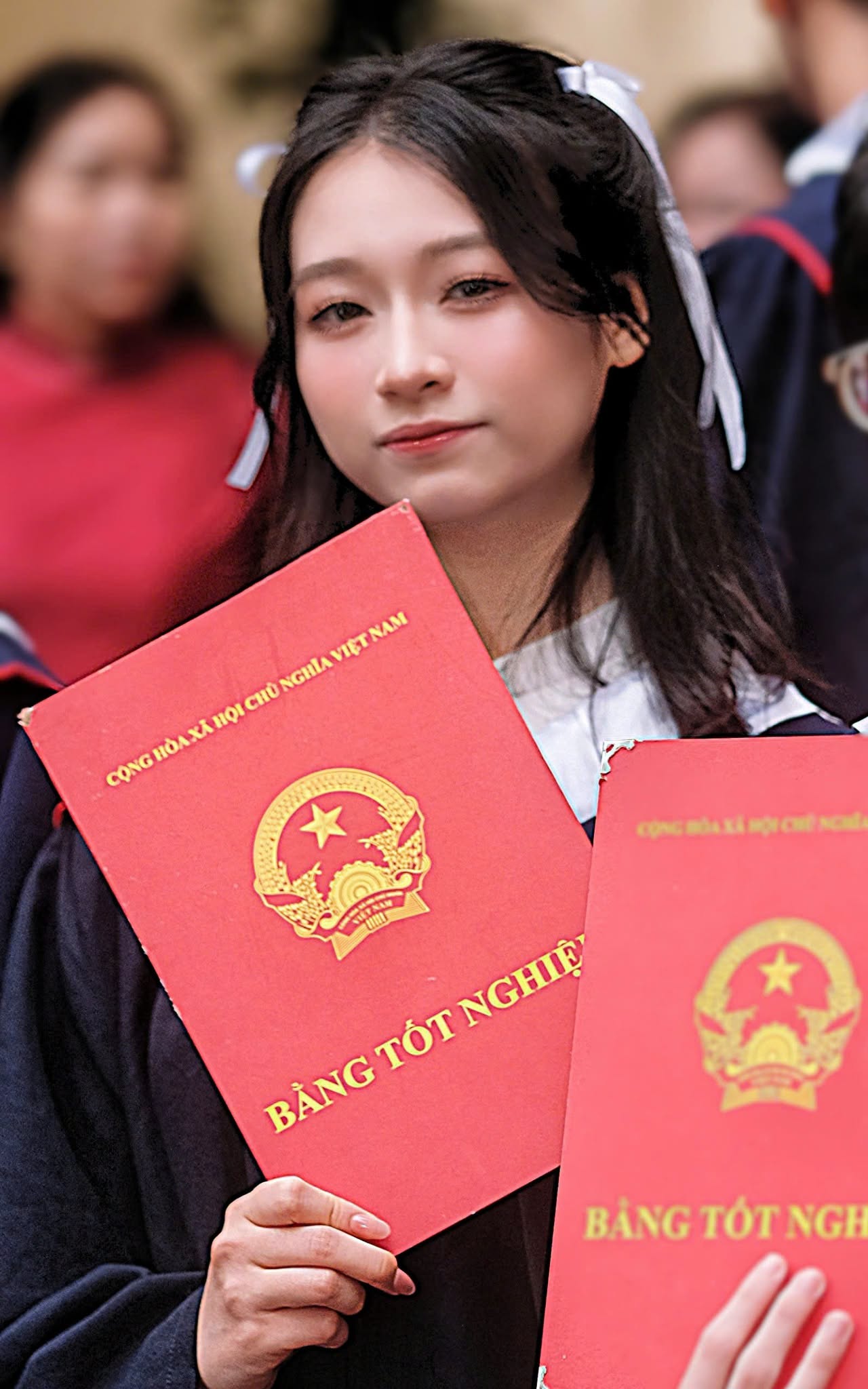 Nữ sinh Hoàng Hương Giang