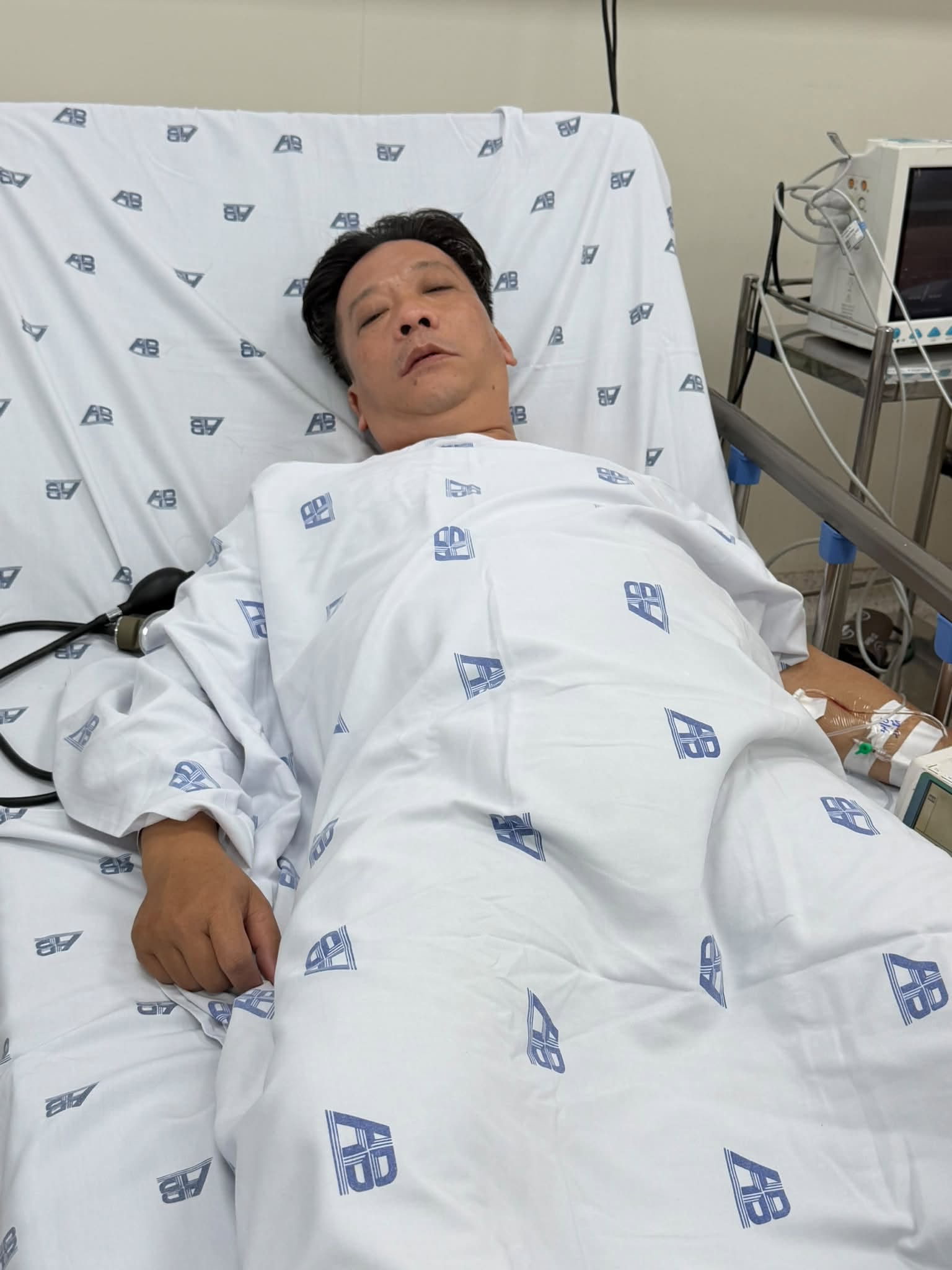 Nghệ sĩ Minh Hoà điều trị tại Bệnh viện An Bình, hiện vẫn theo dõi sát sao