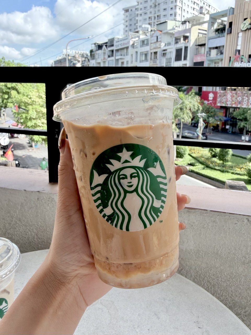 Thử trà sữa Starbucks đang gây sốt: Mức giá quá ổn nhưng hương vị lại bình thường hơn cả bình thường!