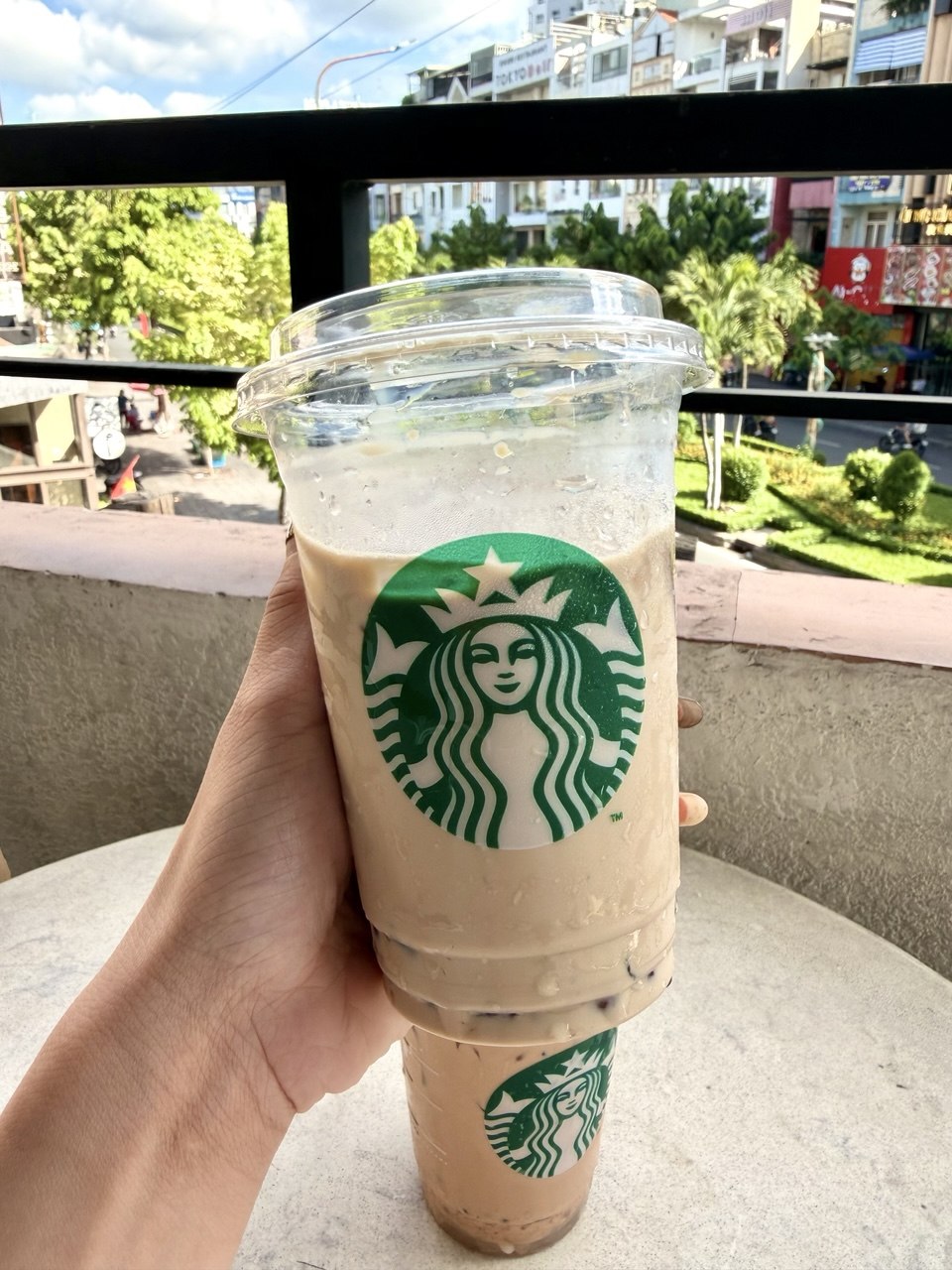 Thử trà sữa Starbucks đang gây sốt: Mức giá quá ổn nhưng hương vị lại bình thường hơn cả bình thường!