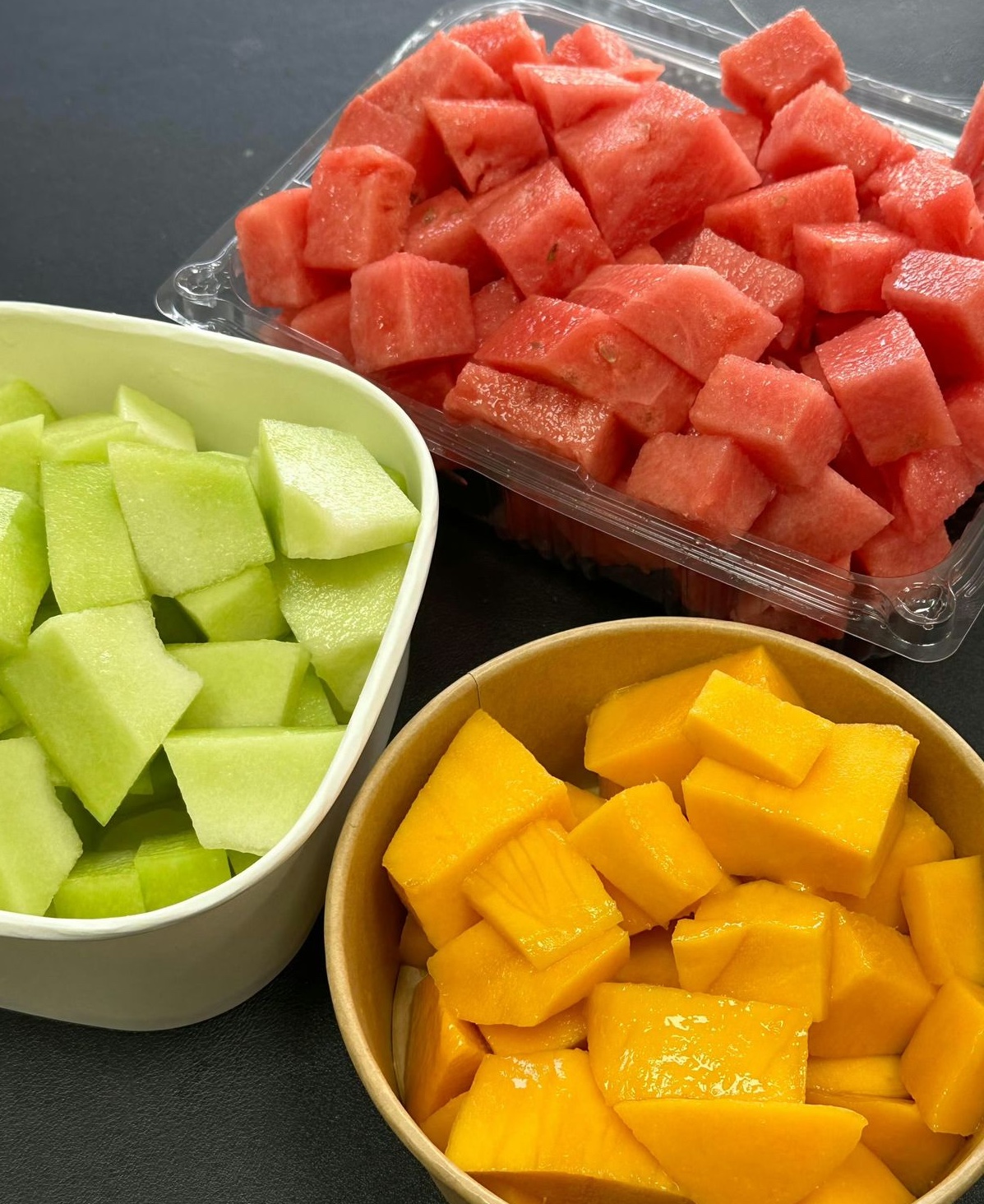 Trái cây tốt nhưng không nên dùng thay thế thực phẩm chính, không nên ăn quá nhiều trái cây ngọt (Ảnh minh họa)