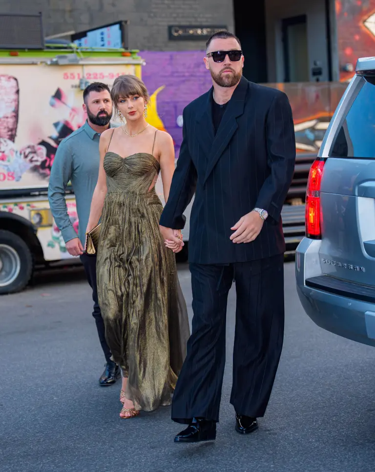 Hollywood Reporter cho rằng mong muốn có một đám cưới riêng tư của Taylor Swift là điều hoàn toàn dễ hiểu