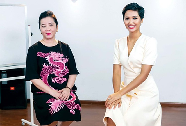 Bà Xuân Trang và Hoa hậu H'hen Niê