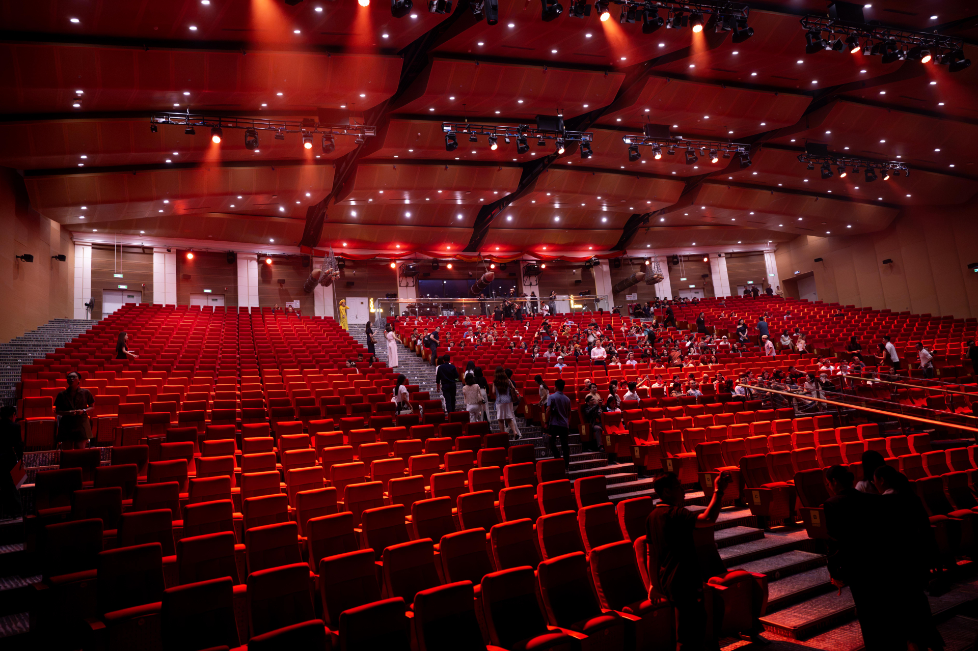 Vinpearl Theatre Ocean City có sức chứa gần 1.500 chỗ ngồi (Ảnh: Như Hoàn)