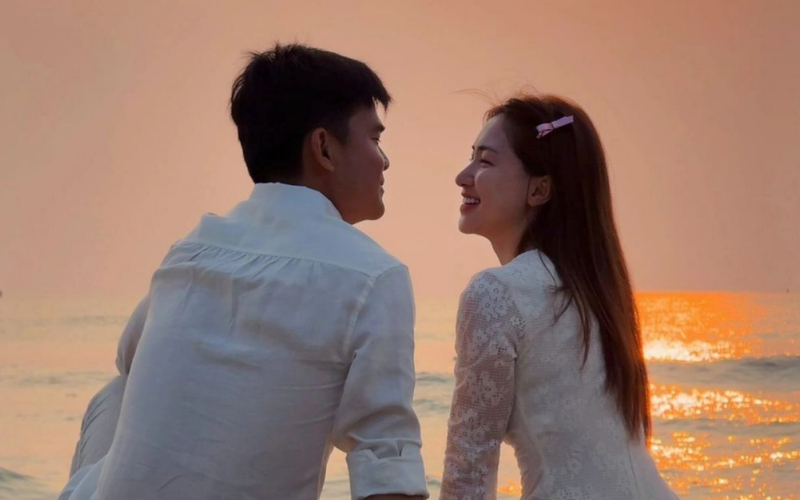 Kể từ khi công khai, Hòa Minzy thường xuyên chia sẻ những khoảnh khắc gần gũi bên gia đình