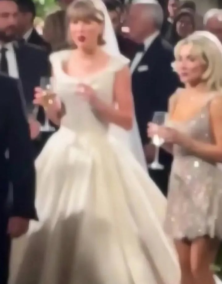 Siêu đám cưới của Taylor Swift kết thúc: Dàn khách mời ra về, 1 CEO kinh ngạc trước nụ hôn như bay lên khỏi mặt đất của cô dâu - chú rể