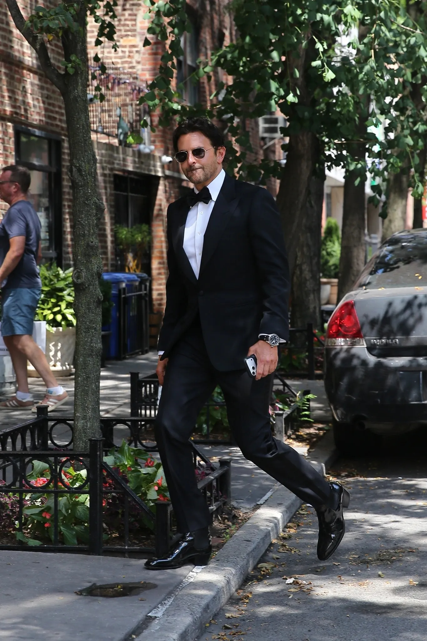 Tài tử Bradley Cooper. Ảnh: BACKGRID.