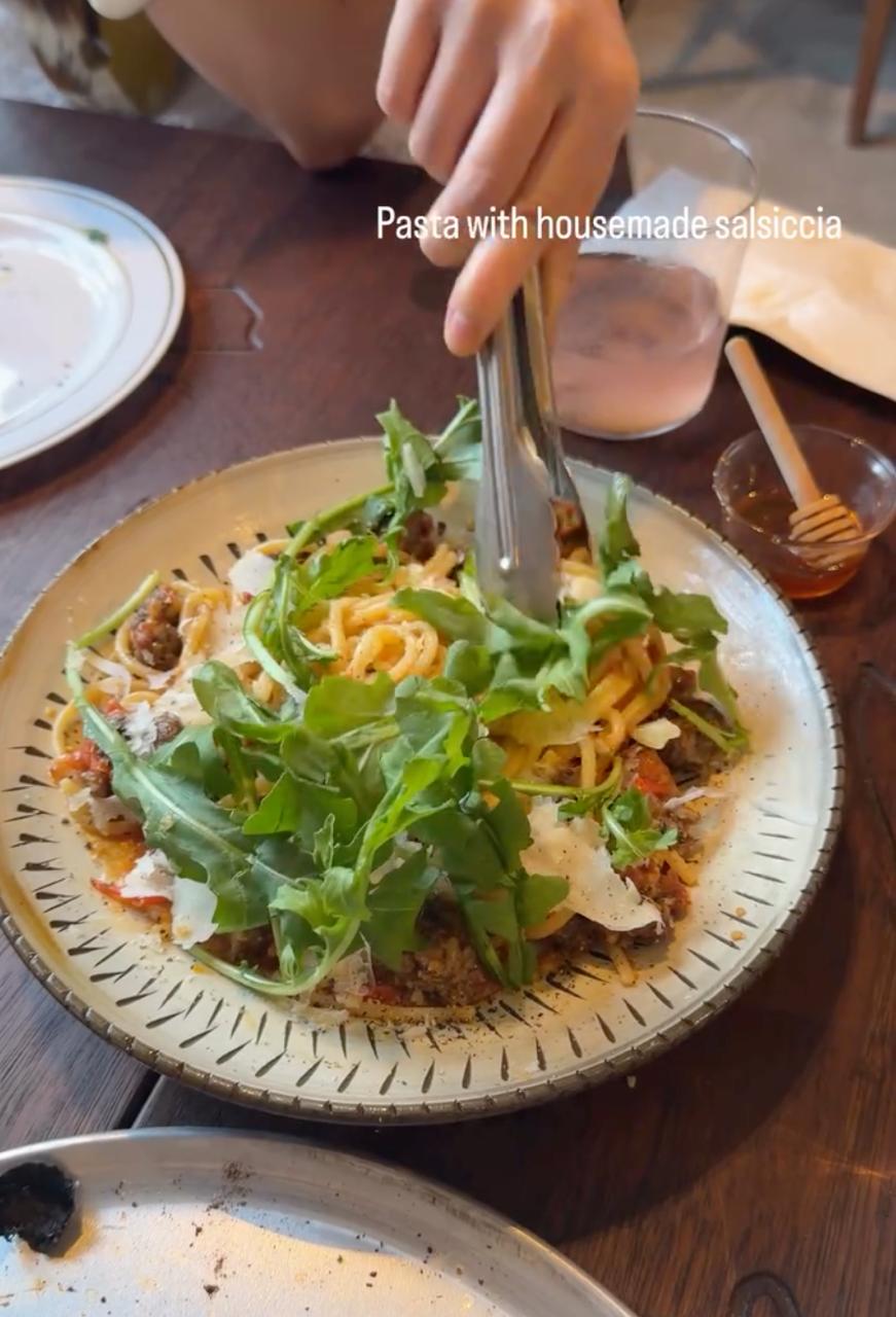 Pizza 4P's nổi tiếng kinh khủng đến mức fan khắp thế giới còn thuộc cả menu, vừa mở ở New York đã được hỏi