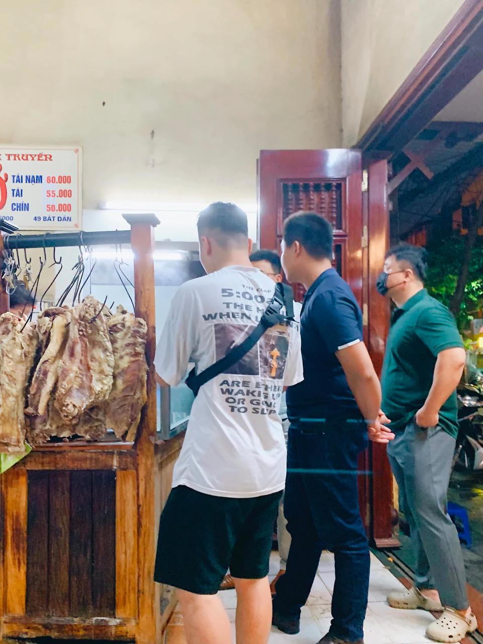 Hà Nội có quán phở năm nào cũng đều đặn đóng cửa 2 tháng để đi chơi: Khách quen nói