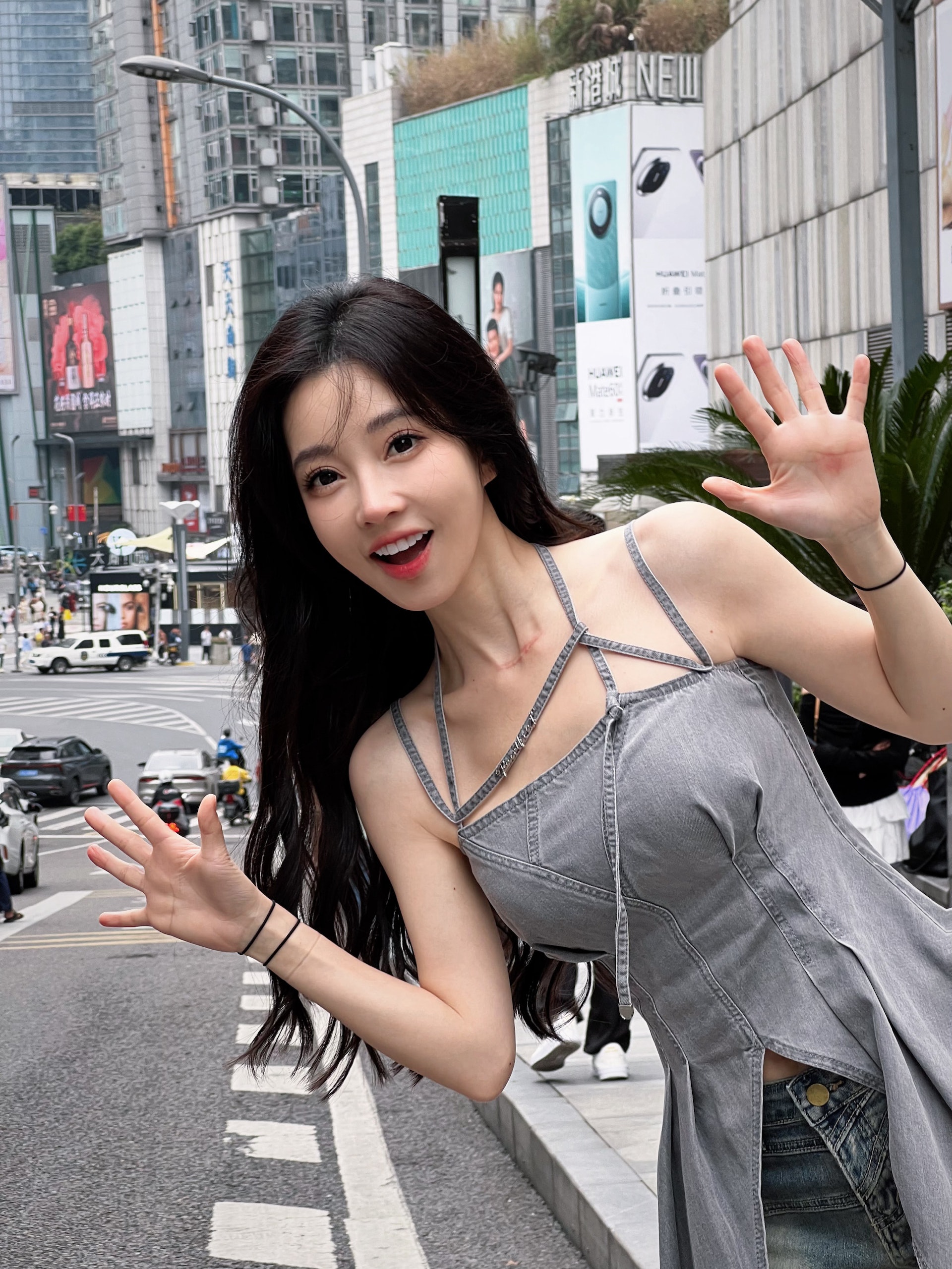 Cô làm chủ công ty và không đăng ảnh lên mxh như trước đây.