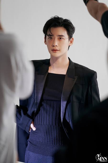 Lee Jong Suk là 1 trong những sao nam dẫn đầu làn sóng Hallyu. Ảnh: X