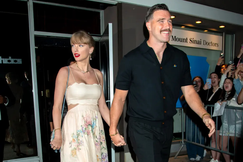 Taylor Swift và Travis Kelce đã ký hợp đồng tiền hôn nhân có 40 trang. Ảnh: X.
