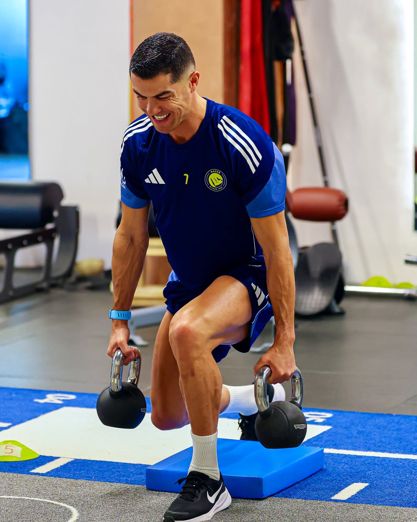 Ronaldo còn chăm chỉ tập luyện thể thao.