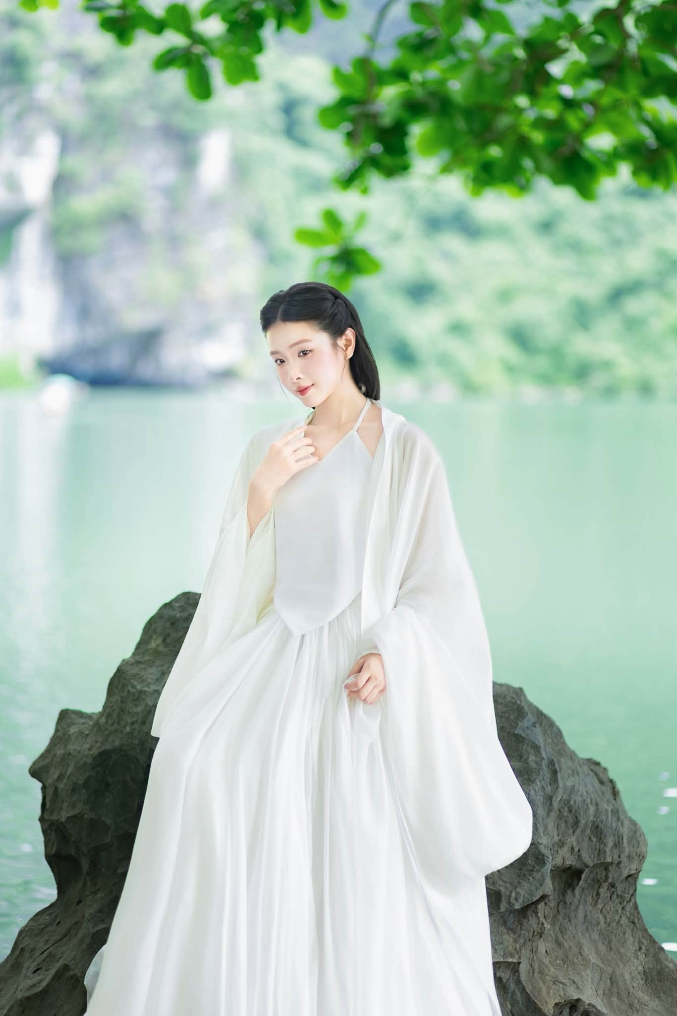 Thần thái 0 điểm của cô gái Việt Nam được ví như “tình đầu quốc dân