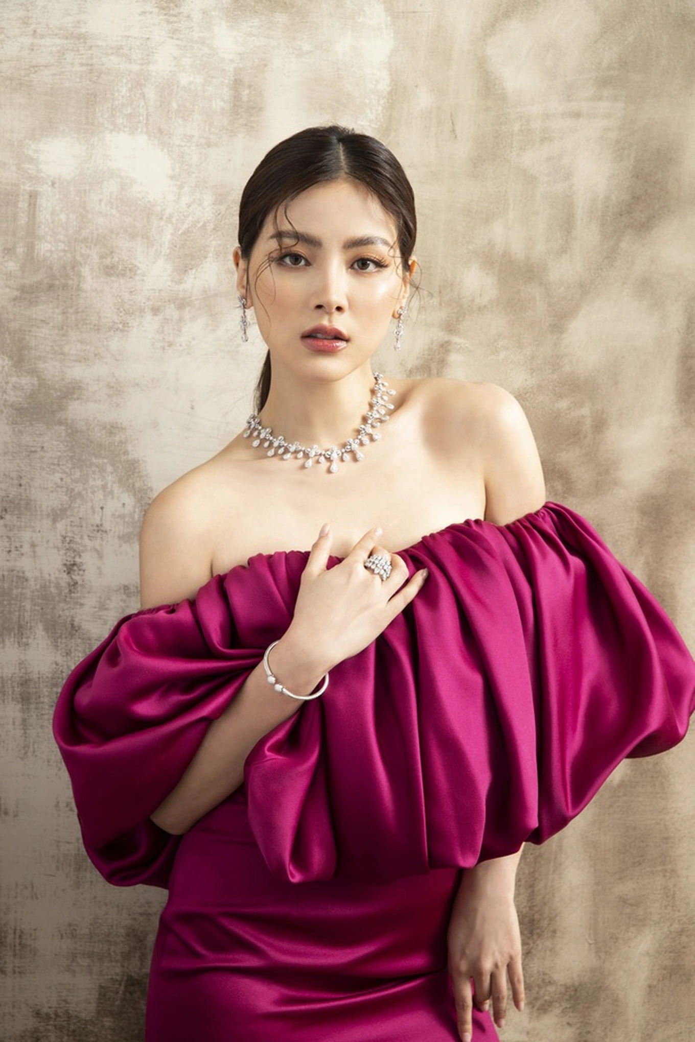 Baifern bùng nổ nhan sắc theo cách chưa từng thấy, Nine Naphat nhìn có thấy tiếc?