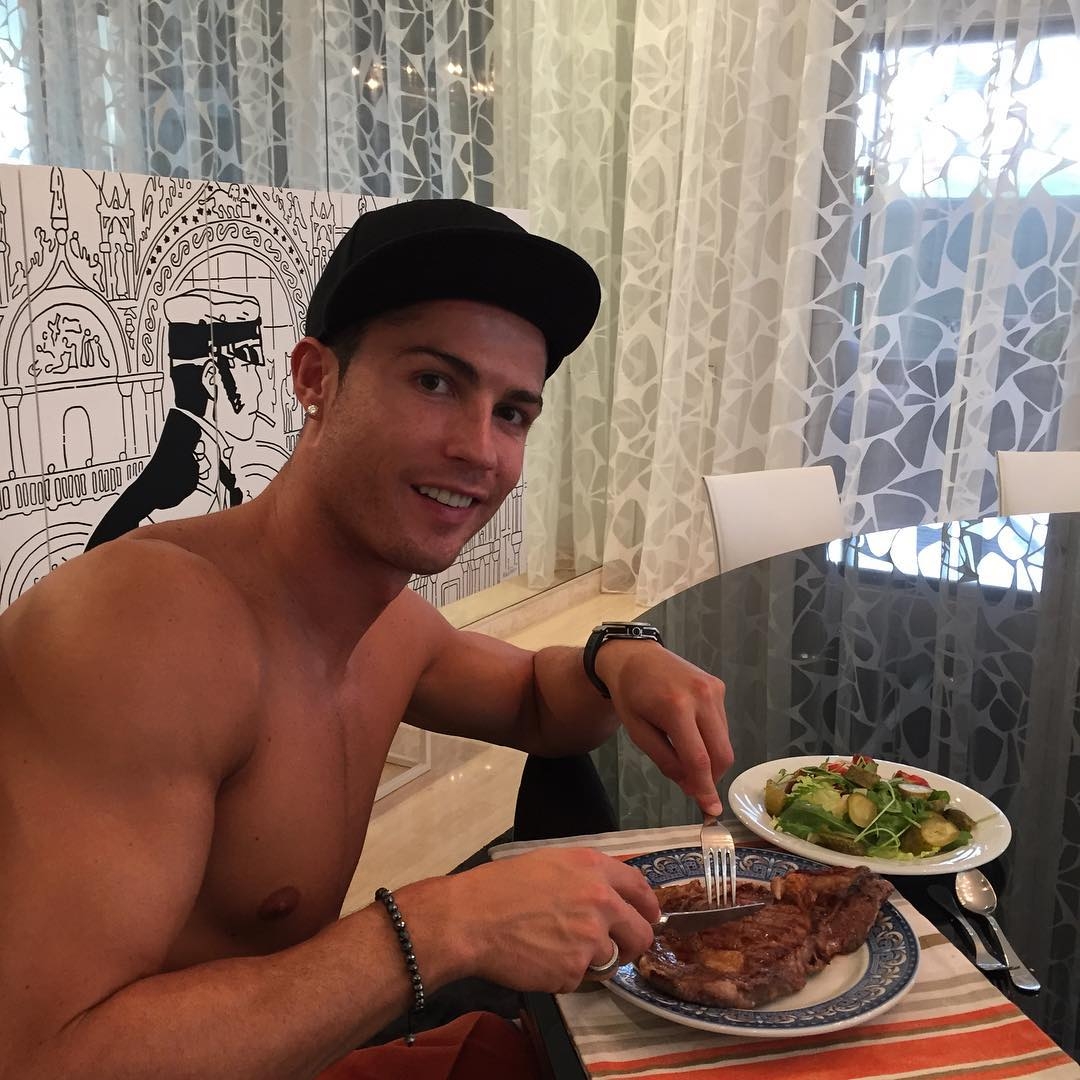 Bữa ăn quan trọng nhất của Ronaldo