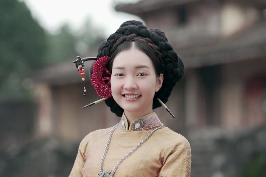 Ngọc Trân trong series Nàng Thơ Xứ Huế.