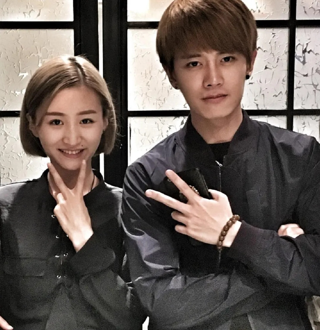 Nhậm Gia Luân - Nhiếp Hoan bất ngờ dính tin ly thân sau 10 năm cưới. Ảnh: Weibo