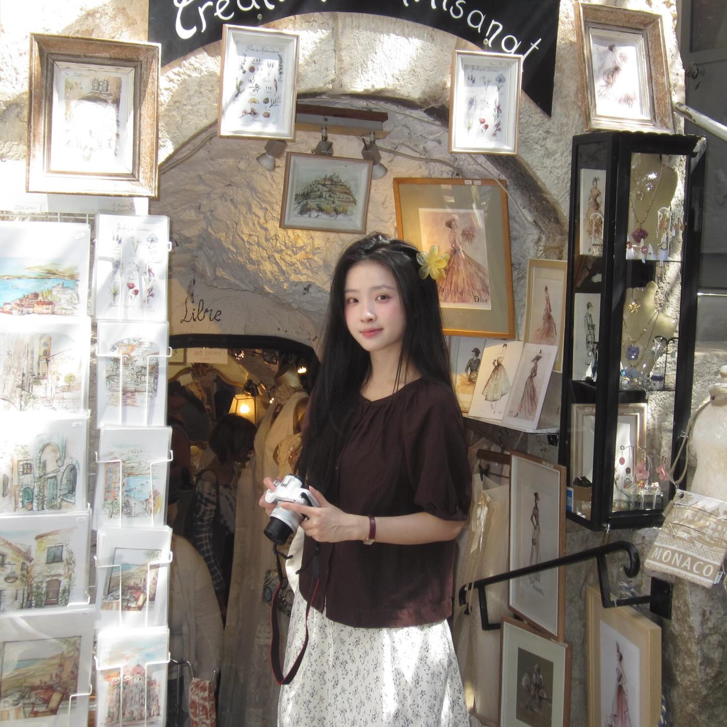 Thần thái 0 điểm của cô gái Việt Nam được ví như “tình đầu quốc dân