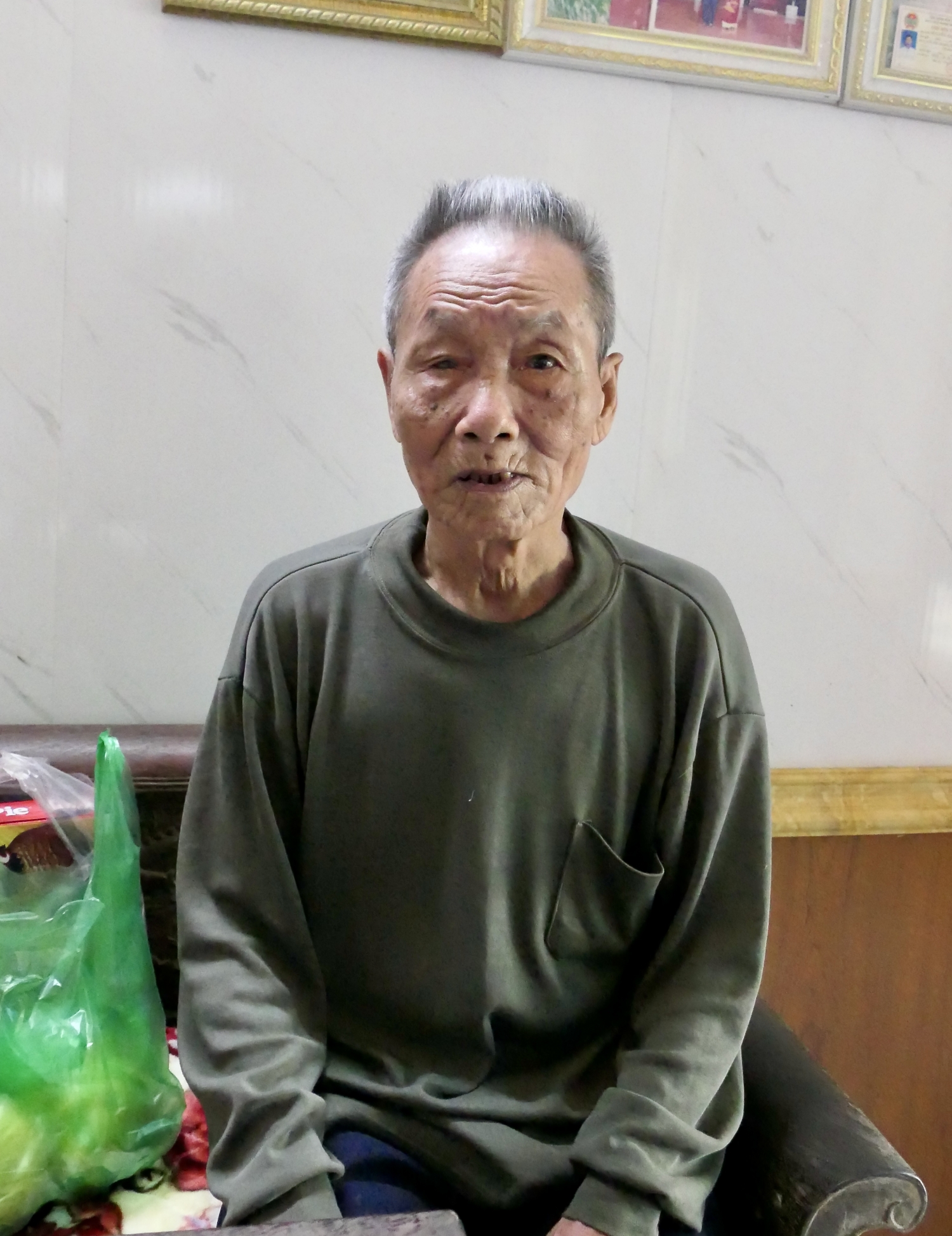 Ông Nguyễn Văn Sớm, bậc cao niên thành thạo tiếng lóng nhất làng. Ảnh sưu tầm