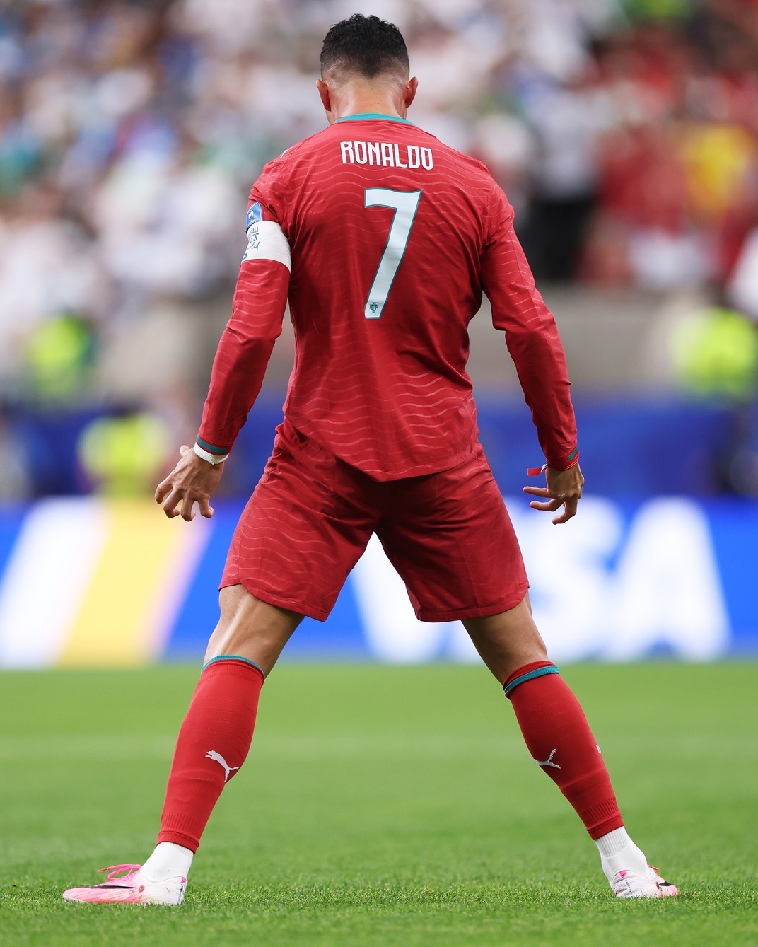 Một thế hệ các cậu trai trẻ ăn mừng kiểu Ronaldo (Ảnh: IGNV)