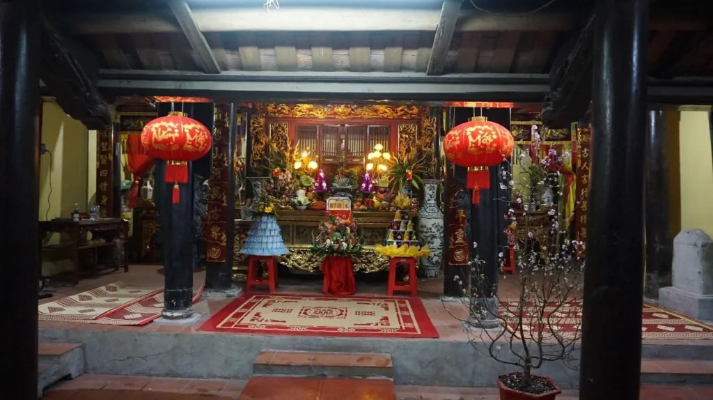 Việt Nam có ngôi làng xây tường bằng mảnh gốm vỡ suốt 300 năm, bên trong giấu bảo vật quốc gia độc nhất cả nước