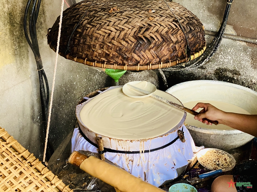 Việt Nam có ngôi làng xây tường bằng mảnh gốm vỡ suốt 300 năm, bên trong giấu bảo vật quốc gia độc nhất cả nước