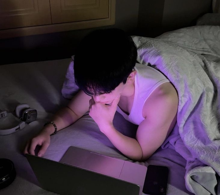 Ngoài bơi lội sai cách, anh Lộc còn có 1 loạt các thói quen hại thận khác (Ảnh minh họa)