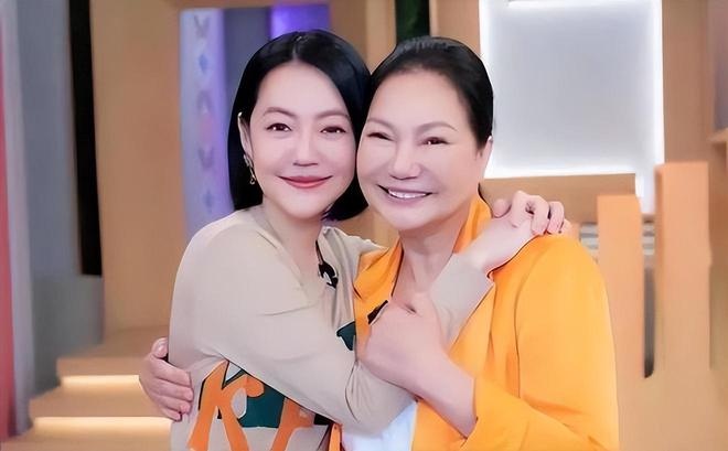 Từ Hy Đệ và chồng đang gom tiền để mua nhà khác cho mẹ ở. Ảnh: Sina.