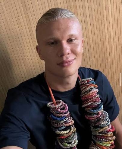 Dây buộc tóc của Erling Haaland