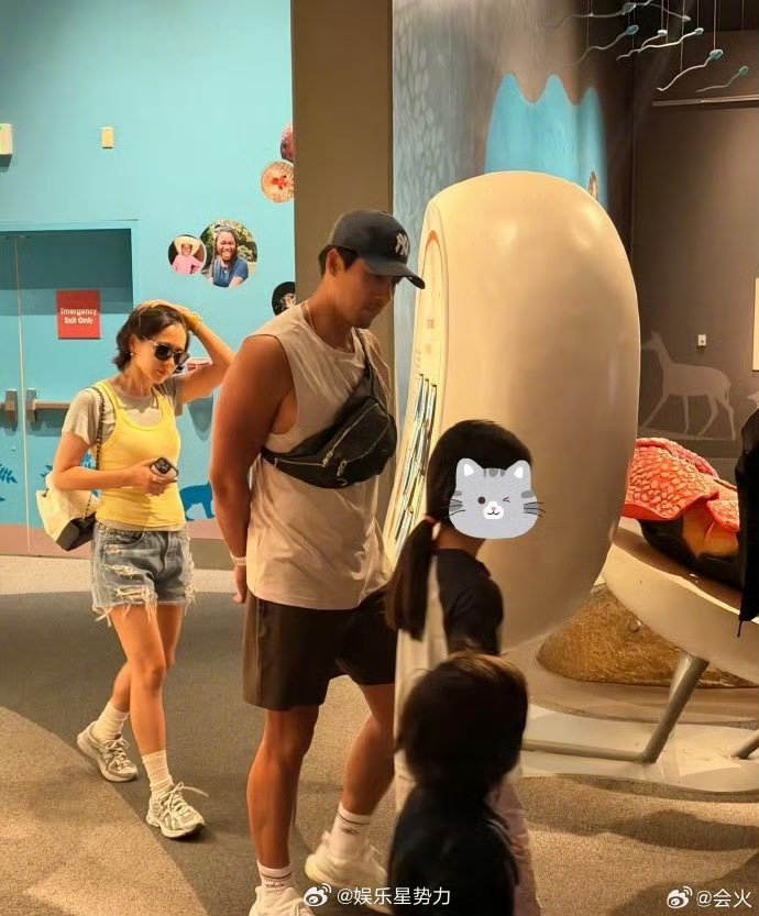Hyun Bin khiến công chúng trầm trồ trước thân hình cao lớn, vạm vỡ, tạo ra 1 size gap đậm chất ngôn tình với bà xã Son Ye Jin. Ảnh: X