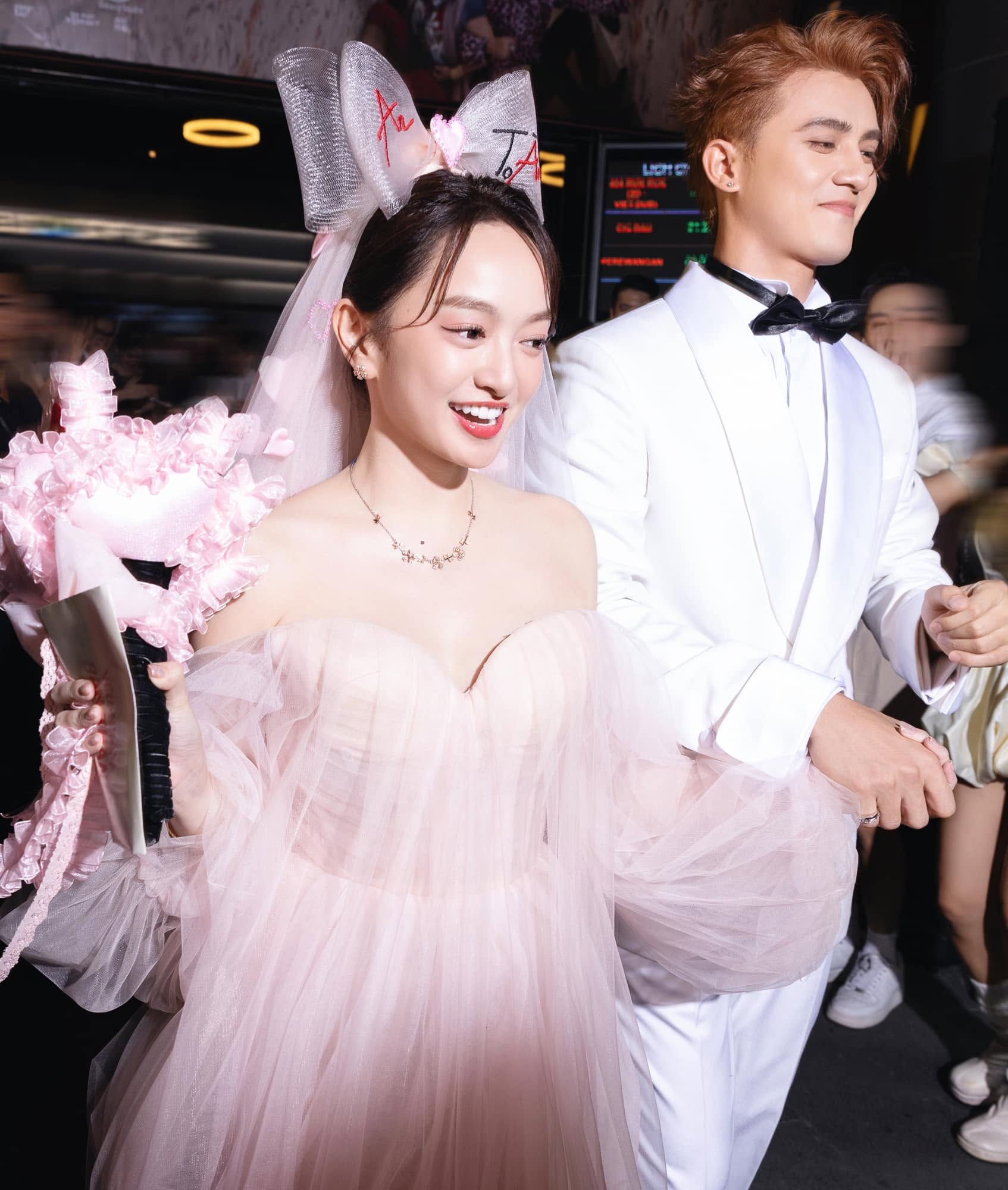 Thời điểm ra mắt phim Yêu Nhầm Bạn Thân, Trần Ngọc Vàng và Kaity Nguyễn đã từng nhận nhiều tranh cãi vì tương tác quá đỗi thân mật