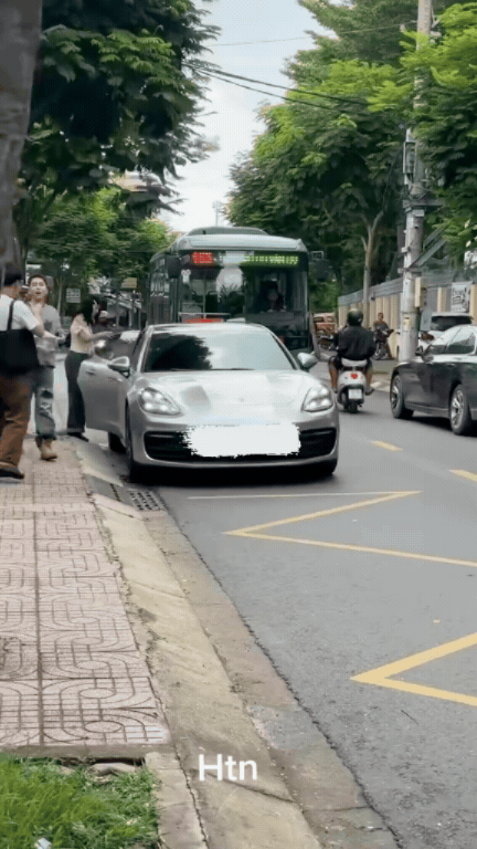 Nam nghệ sĩ Việt lái Porsche đi giao thịt kho: Nổi tiếng sau 1 hit, loay hoay 8 năm chưa thể “thoát vòng”
