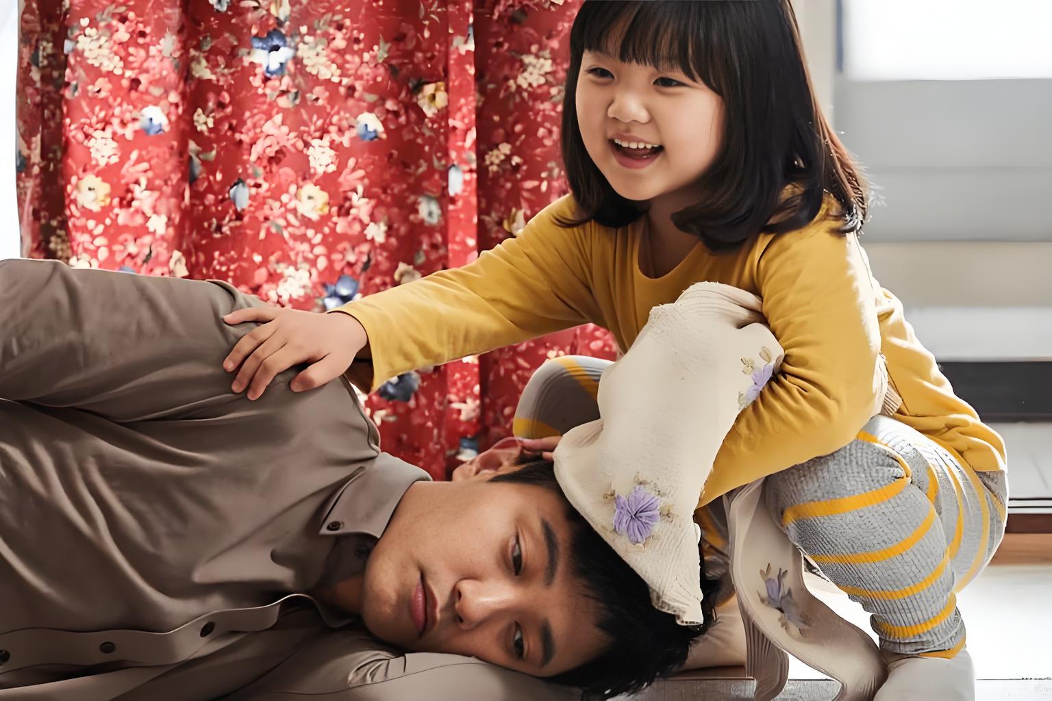 Thế giới của trẻ rất đơn giản, sự sẻ chia những câu chuyện vụn vặt hằng ngày chính là hình thức biểu đạt tình cảm cao nhất dành cho cha mẹ (Ảnh minh họa)