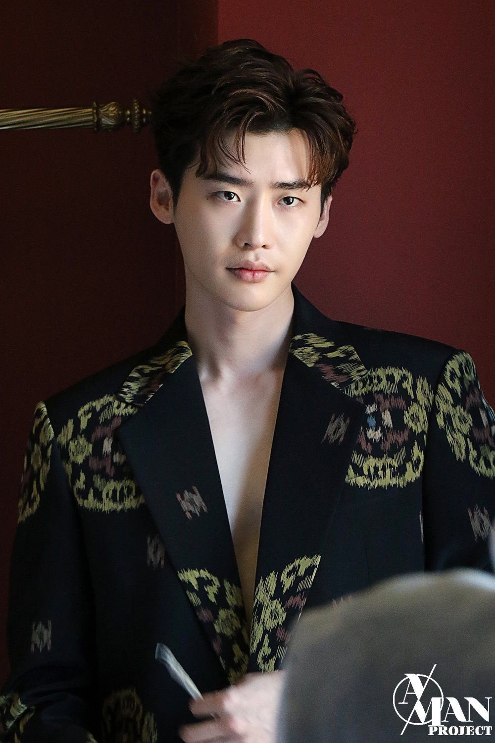 Công chúng đang nín thở chờ đợi động thái tiếp theo của Lee Jong Suk. Ảnh: Nate