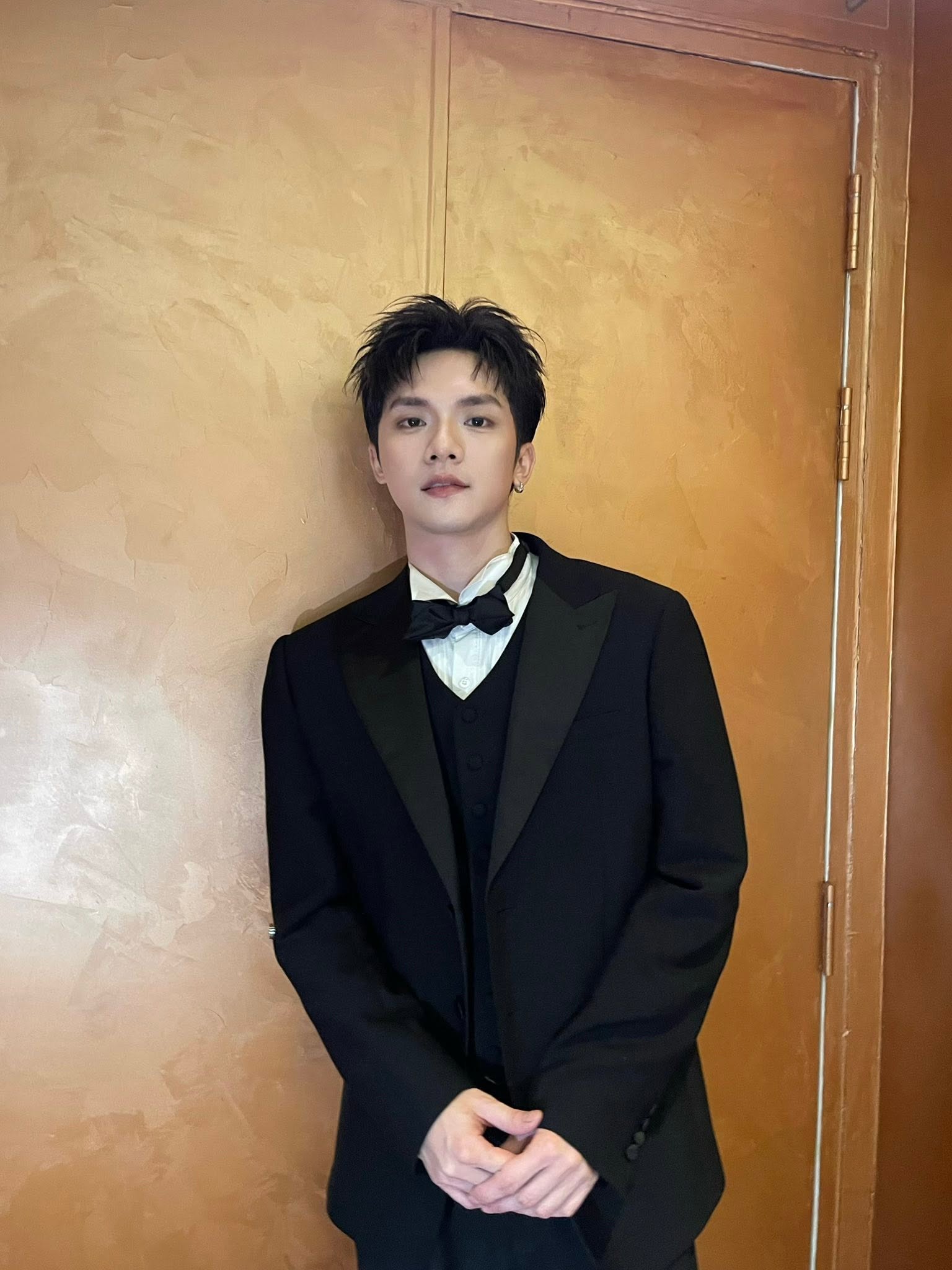 Vương Bình hút lượng fan khủng sau khi tham gia Anh Trai Say Hi mùa 2