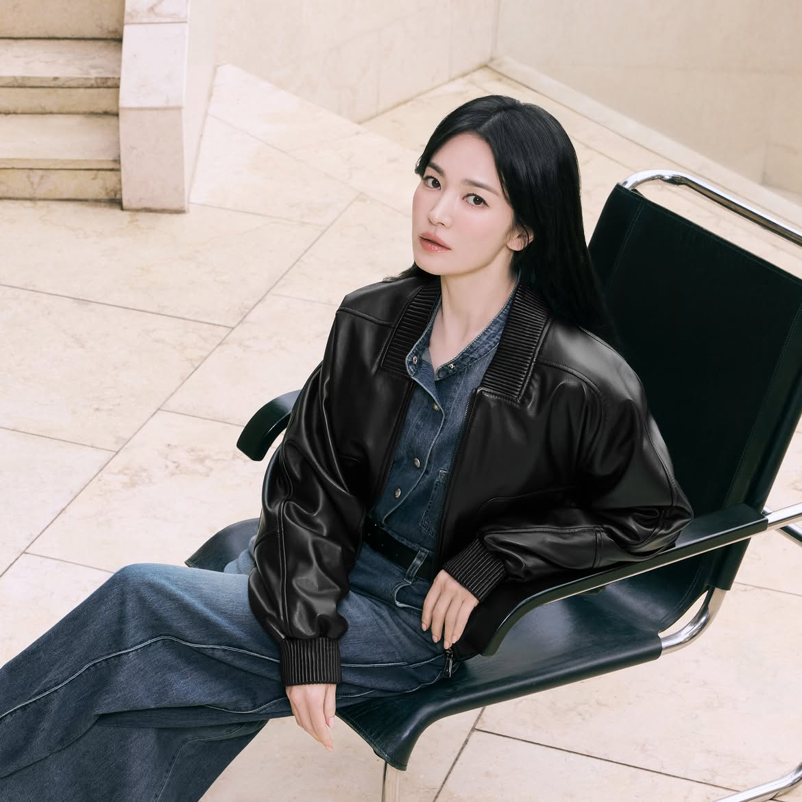 Shin Jae Ho - CEO hậu thuẫn cho sự nghiệp của Song Hye Kyo - là chồng của nữ stylist Kim, người đã đồng hành cùng Song Hye Kyo hơn 20 năm qua. Ảnh: Instagram.