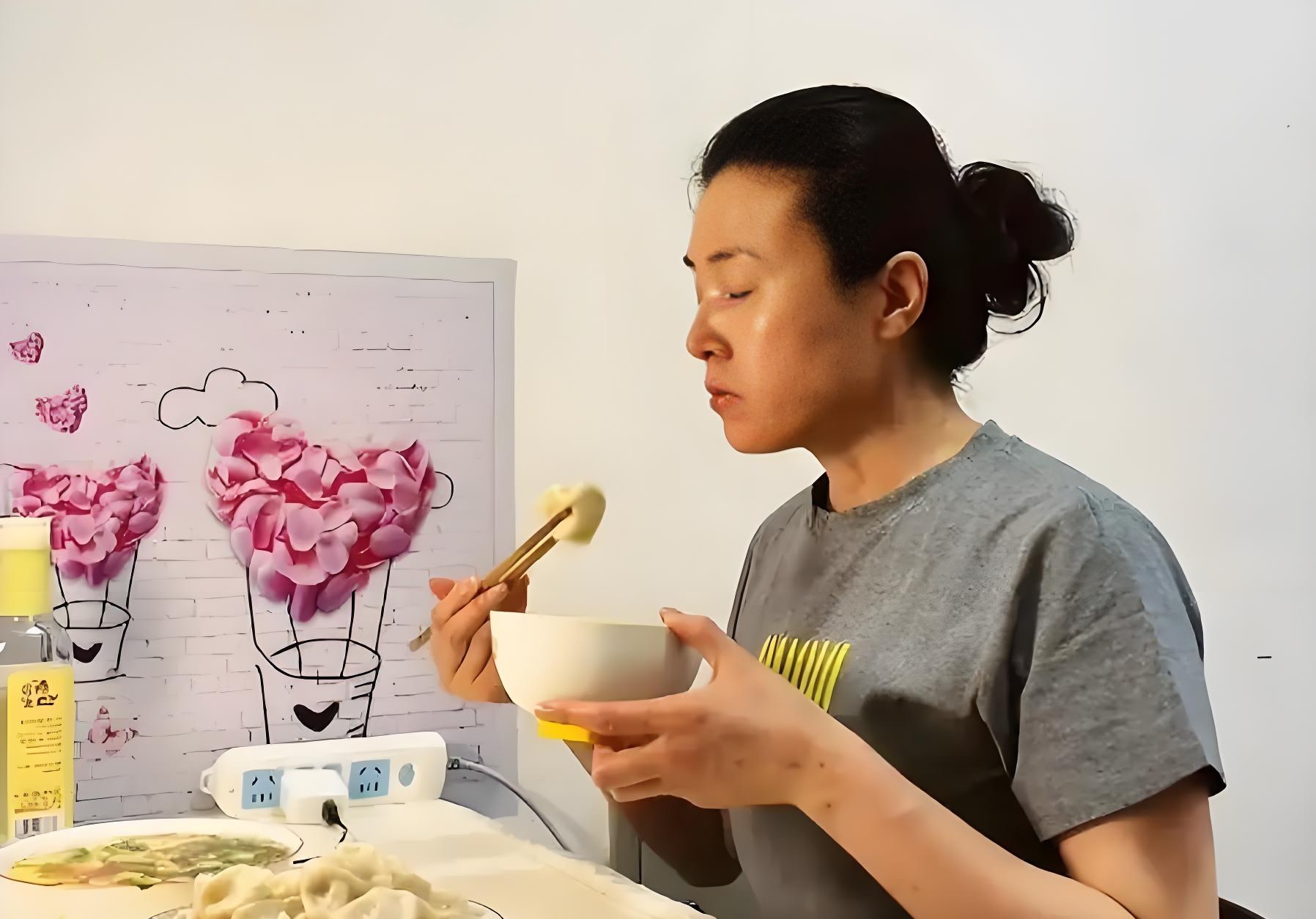 Nhiều người cho rằng hai mẹ con đã thiếu sự trao đổi rõ ràng trước khi sử dụng khoản tiền lớn (Ảnh minh họa)