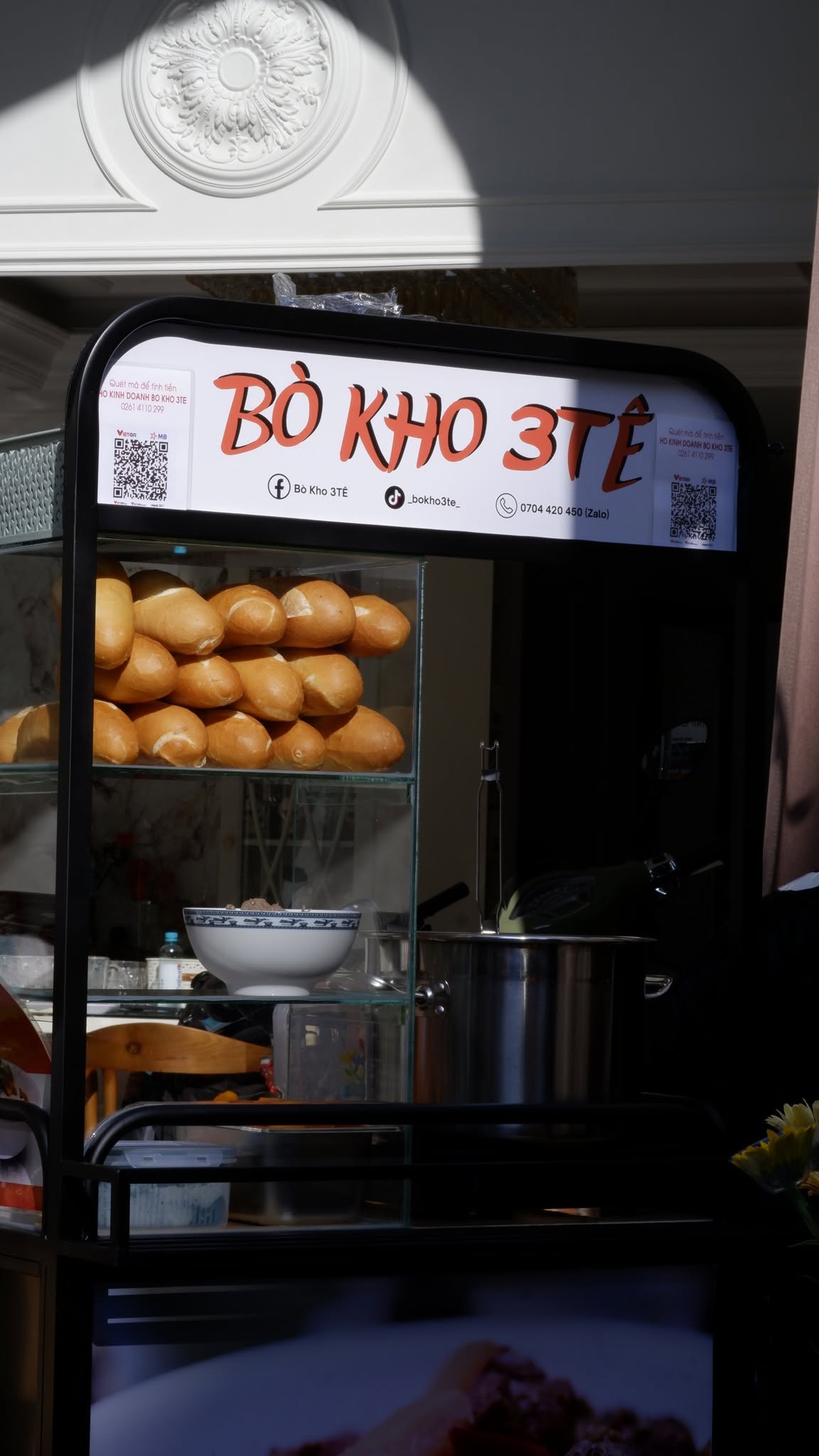 Ở biệt thự chục tỷ đi bán bò kho 55.000 đồng, chủ quán thật thà: