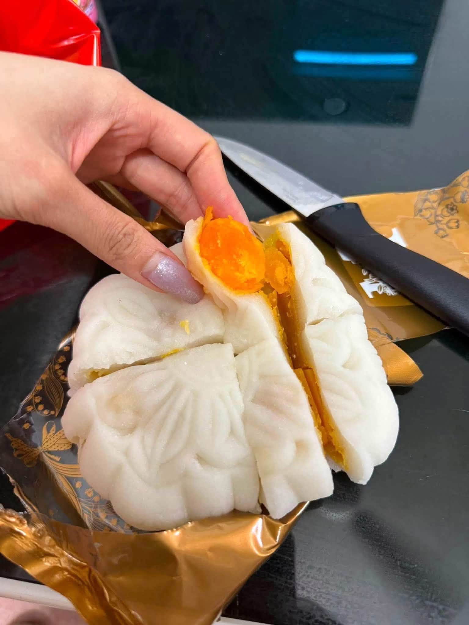 Người này cho biết đã tìm được một xưởng mới với kỳ vọng mang đến sản phẩm ổn định hơn cho mùa Trung thu năm nay.