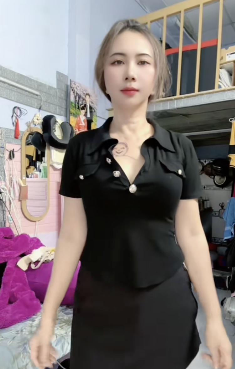Mẹ của Hoa hậu Thuỳ Tiên đã dọn ra sinh sống trong căn nhà nhỏ và giản dị hơn