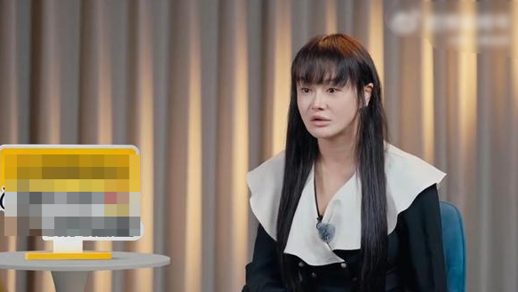 Nhiễm Oánh Dĩnh cho biết đã ly thân, đồng thời phải bán 4 căn nhà và vay tiền 6 đồng nghiệp trong showbiz để trả nợ cho chồng. Ảnh: Sina.