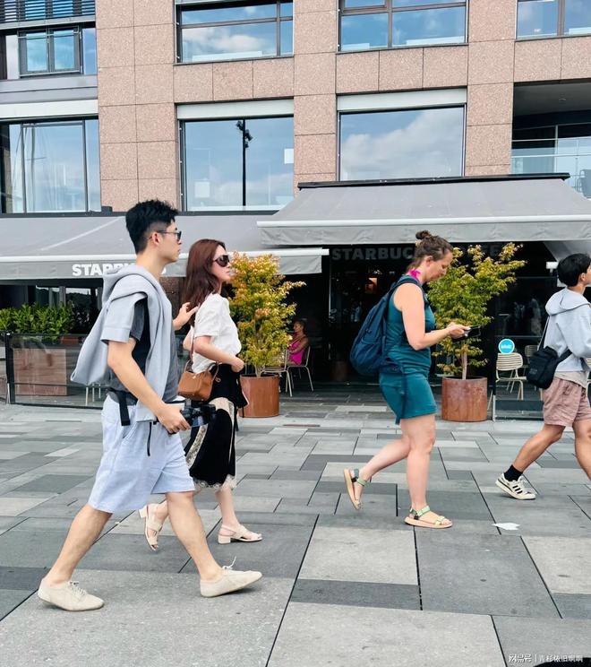 Lộ ảnh ngọc nữ showbiz bên chồng thiếu gia tập đoàn, nghi vấn đang mang thai lần 2