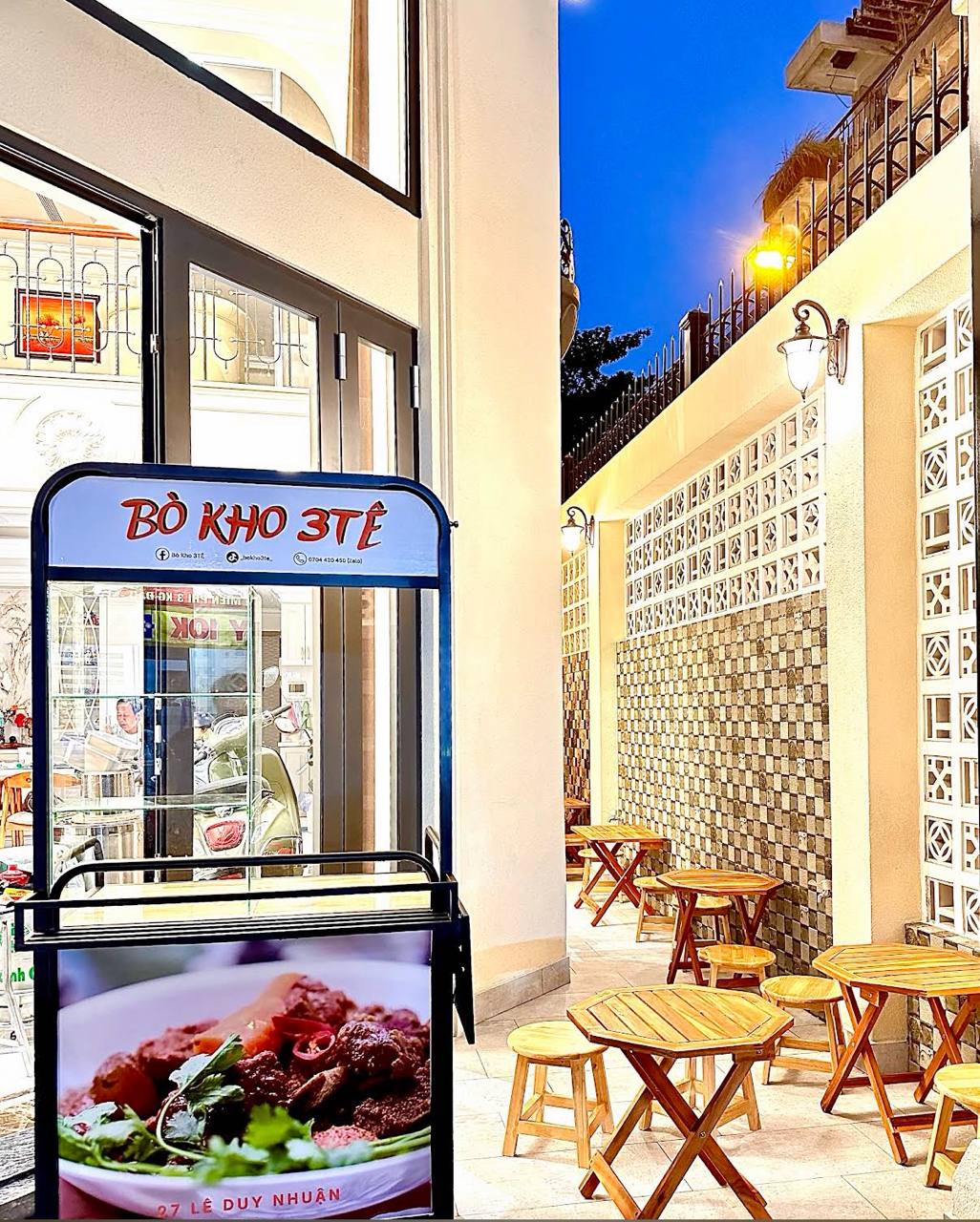 Ở biệt thự chục tỷ đi bán bò kho 55.000 đồng, chủ quán thật thà: