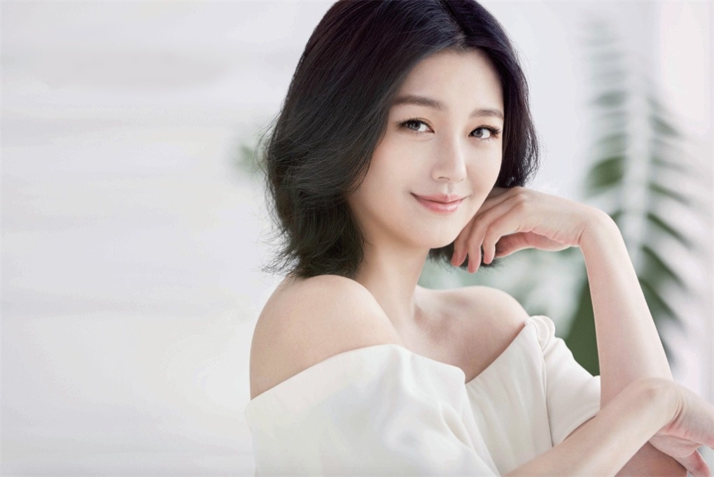 Dân tình thương cảm cho Từ Hy Viên khi cưới phải 2 người chồng sống giả tạo diễn sâu và giả tạo diễn sâu và lợi dụng cái chết của cô để kiếm lợi. Ảnh: Sina.